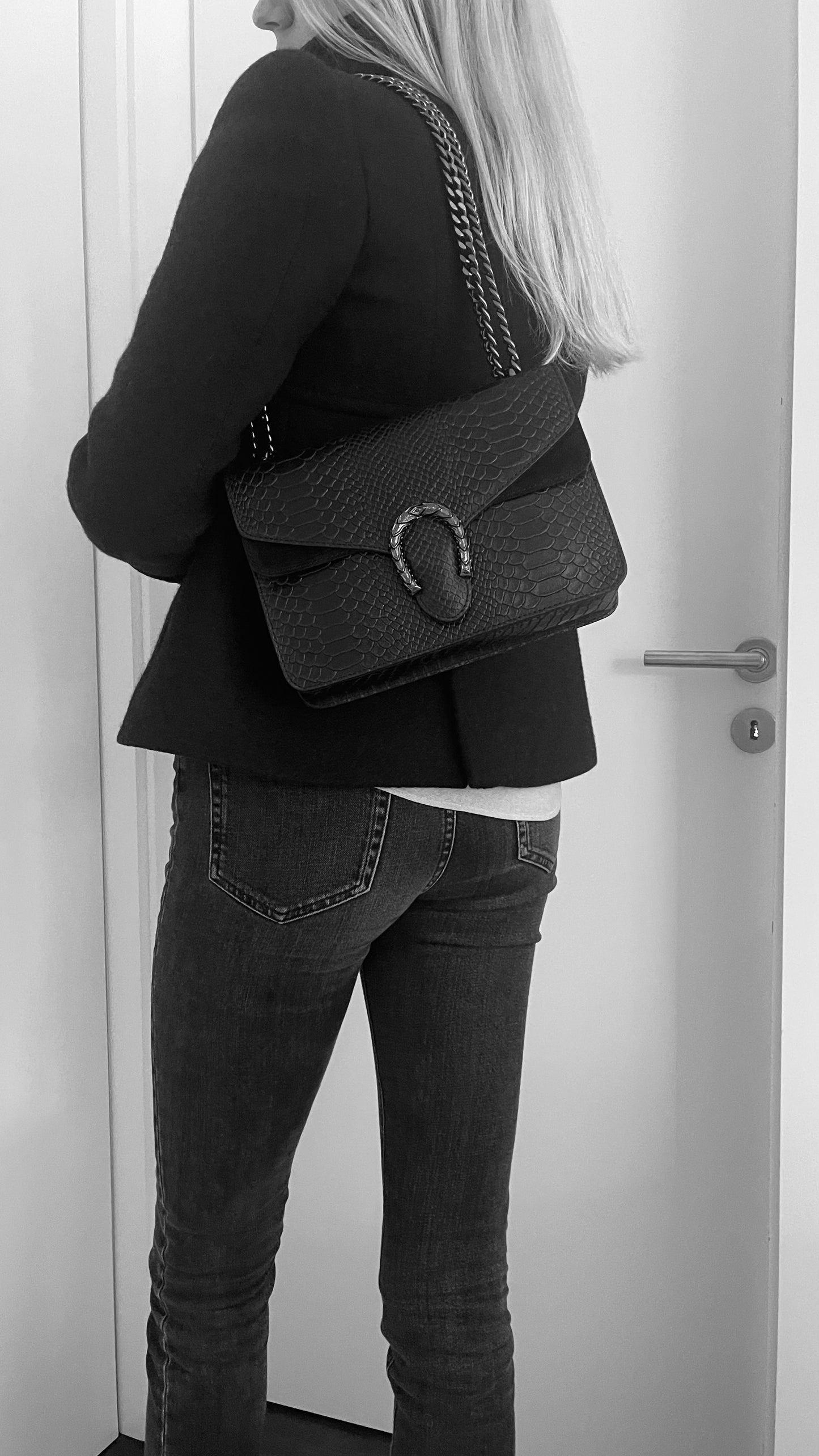 No. 237 Medium Shoulder Bag in Black Leather with Reptile Look and Silver Dark Patina Hardware - Noirblanc